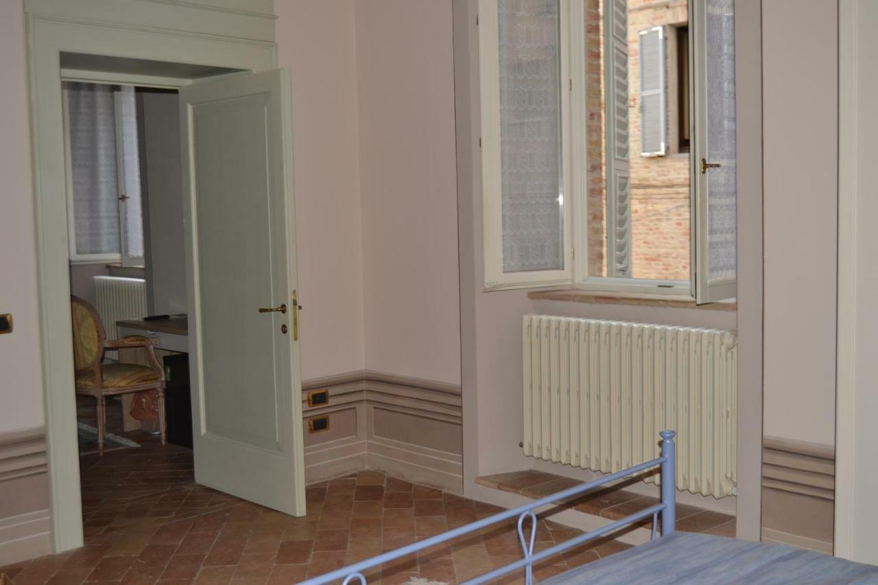 Palazzo Roberti Monte San Giusto Exterior foto